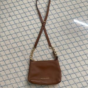 Micheal Kors Crossbody purse